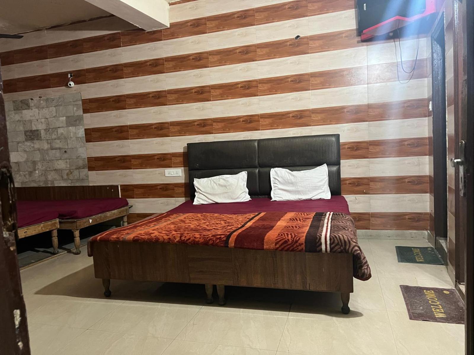 Hotel Skylark Amritsar Esterno foto