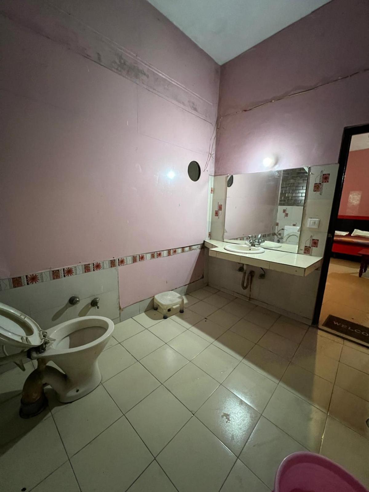 Hotel Skylark Amritsar Esterno foto