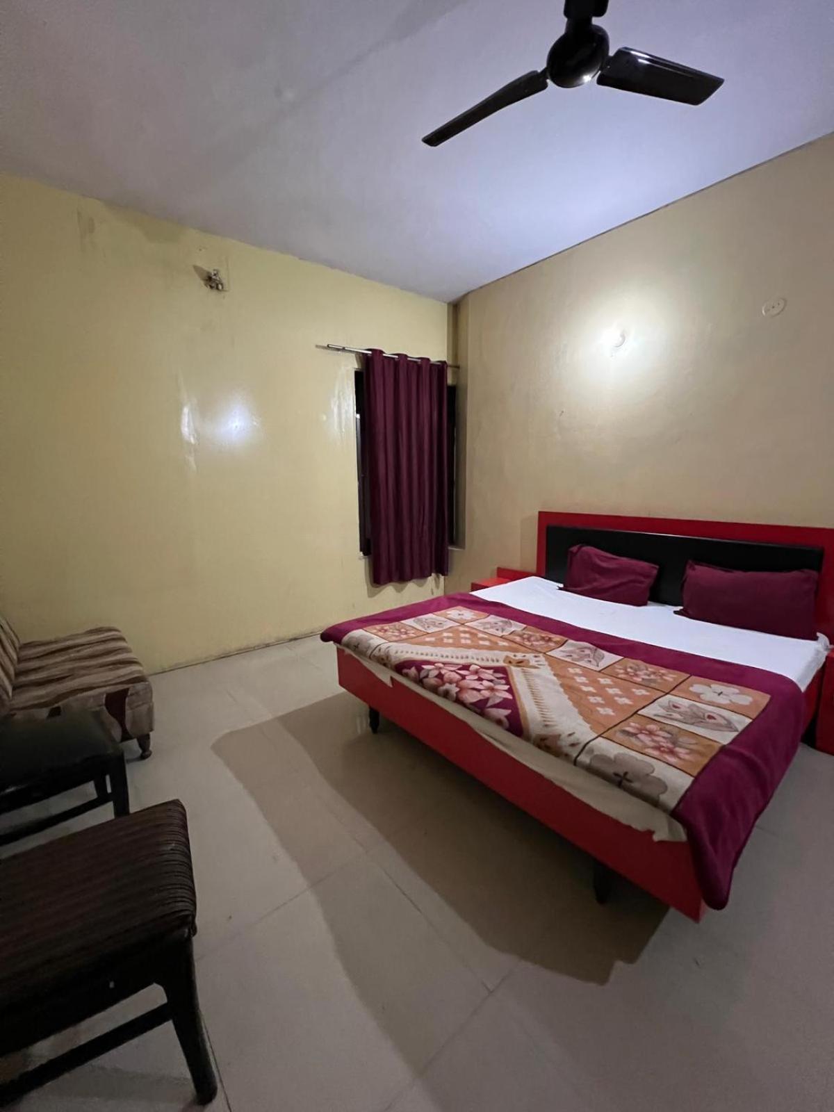 Hotel Skylark Amritsar Esterno foto