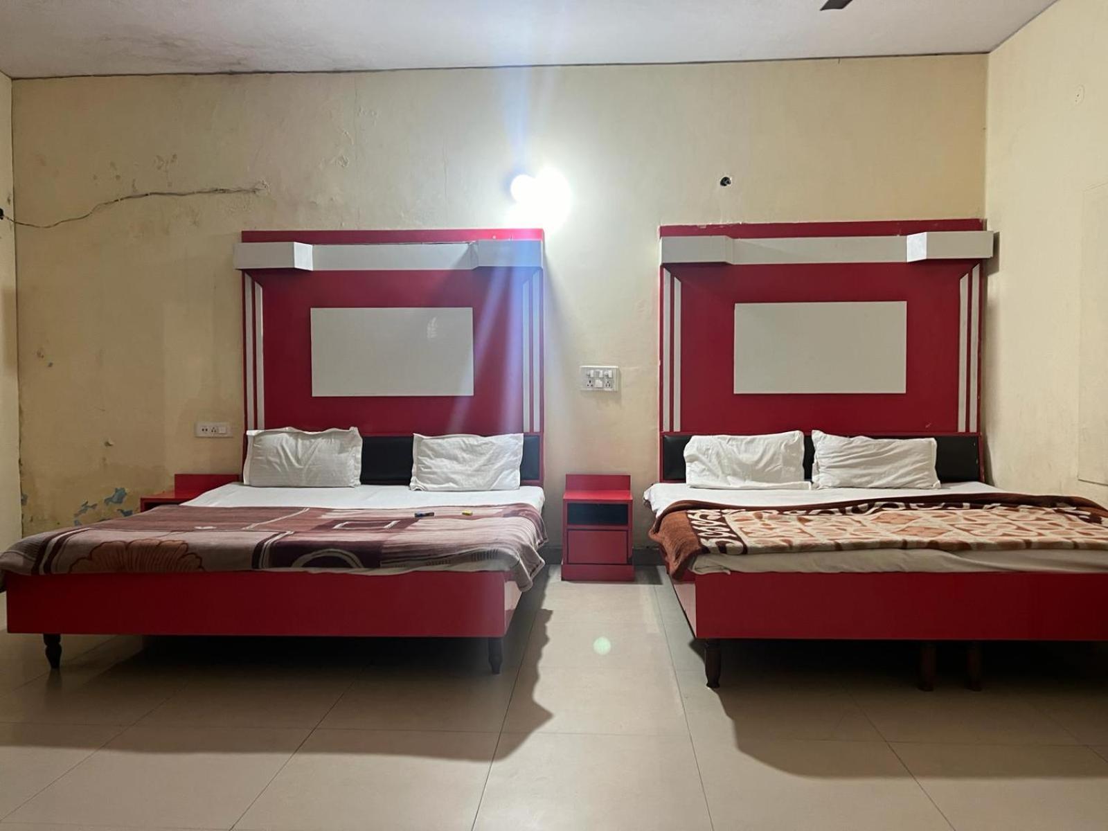 Hotel Skylark Amritsar Esterno foto
